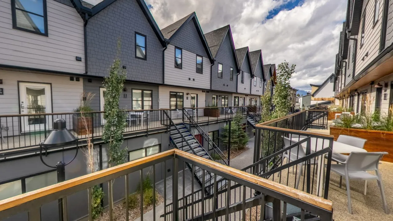 Opening view of the Basecamp Resorts Canmore 360 tour