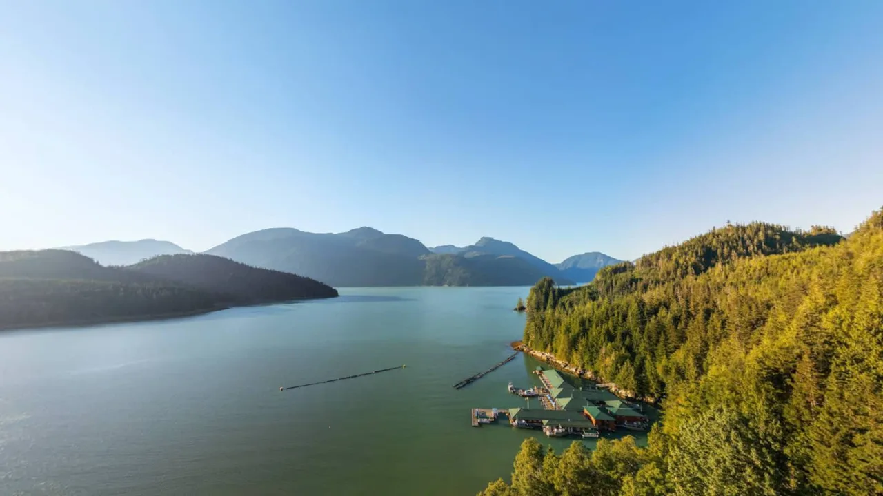 Opening view of the Knight Inlet Lodge 360 tour