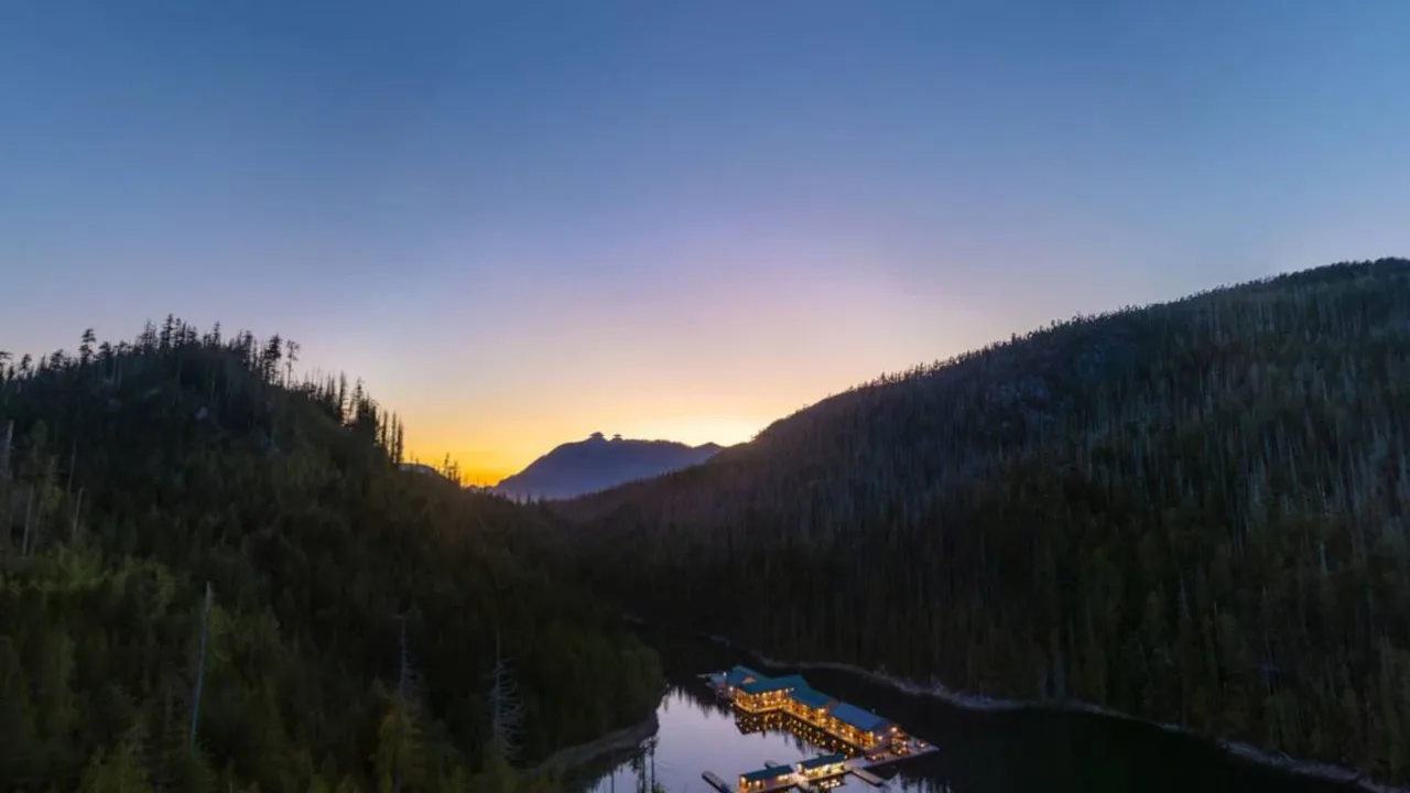 Opening view of the Newton Cove Resort 360 tour